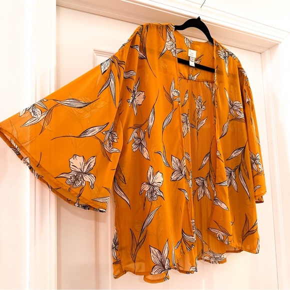A New Day Marigold Floral Open Pleated Back Sheer Kimono Top One Size Fits Most - Picture 2 of 5